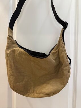 BAGGU Medium Nylon Crescent Bag